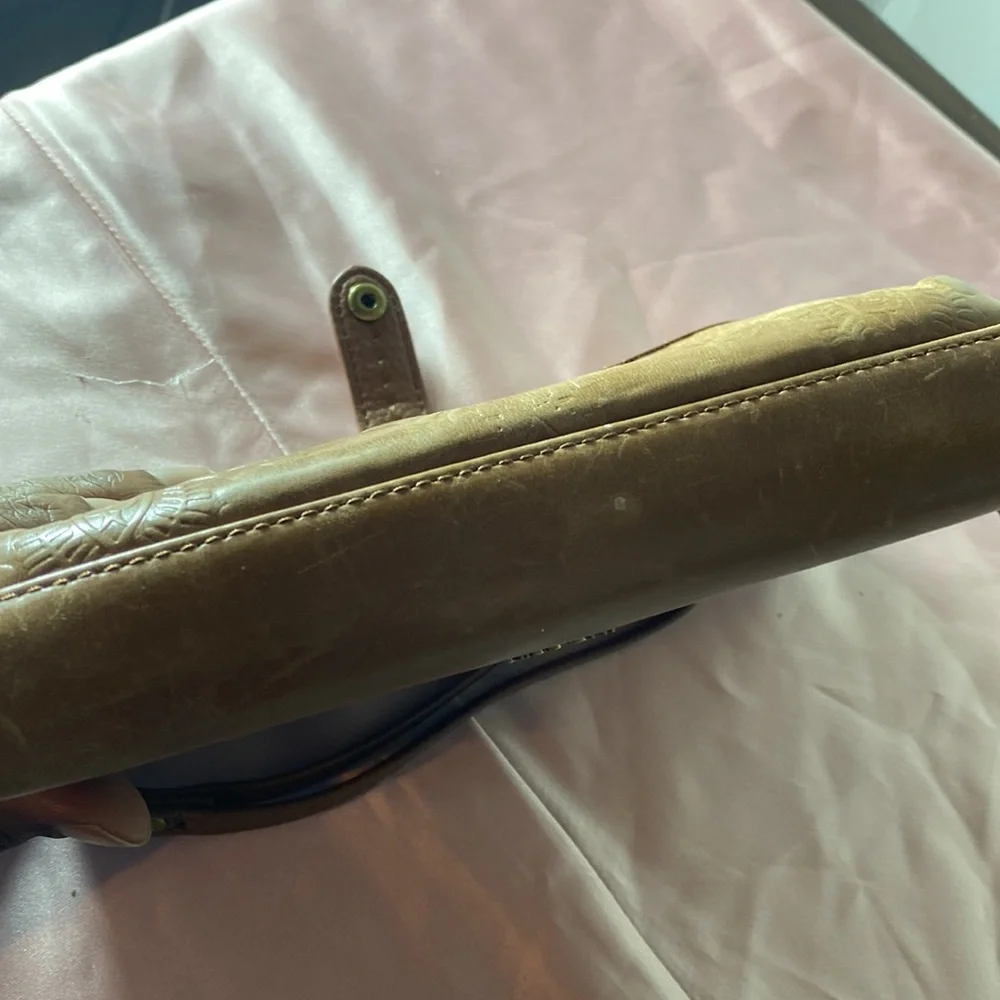 Iris Large Embossed Leather Smartphone Gold Tone Brown Wristlet Wallet Purse